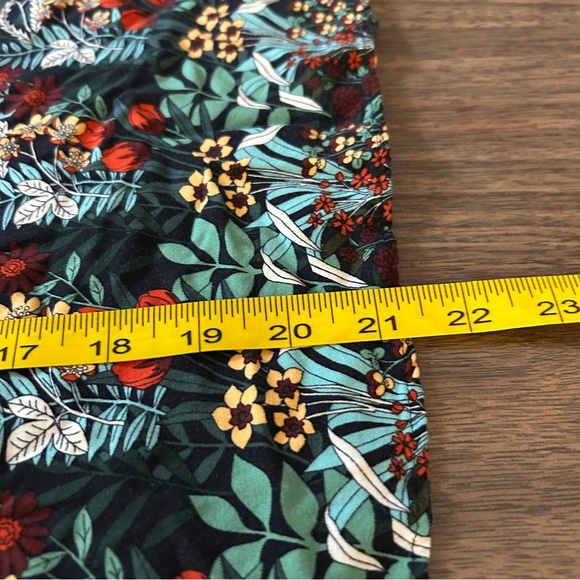 ❤️ Zara Black Floral Asymmetrical Blouse M - Picture 6 of 9